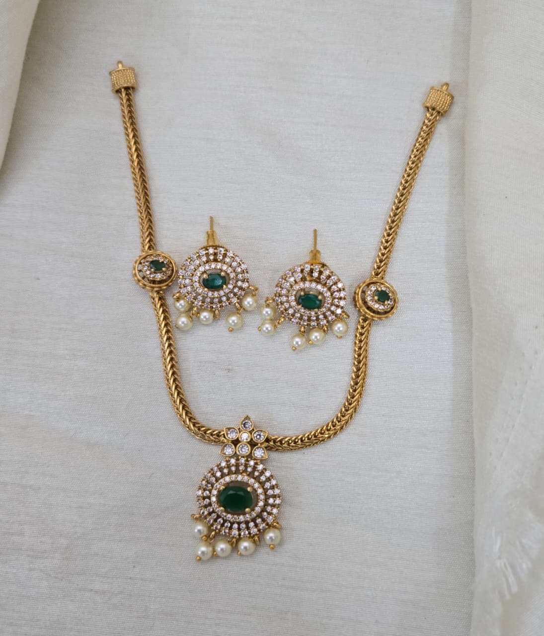 Aadhya Antique Hasli Set - green - image 5