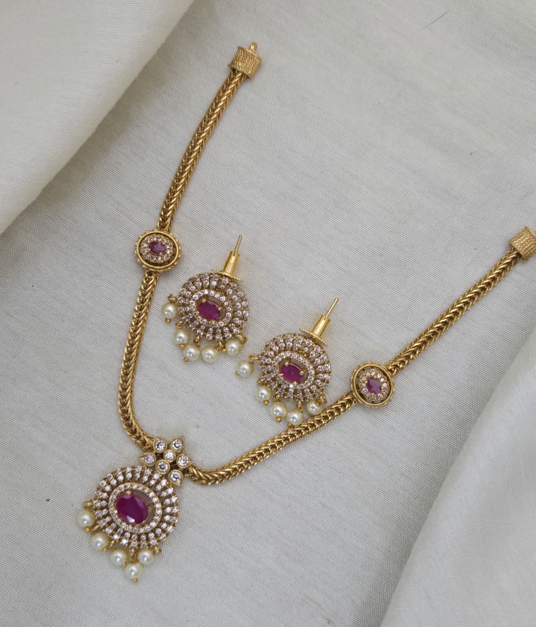 Aadhya Antique Hasli Set - ruby - image 4