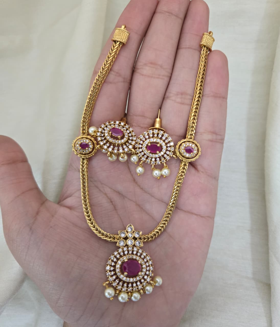Aadhya Antique Hasli Set - ruby - image 5