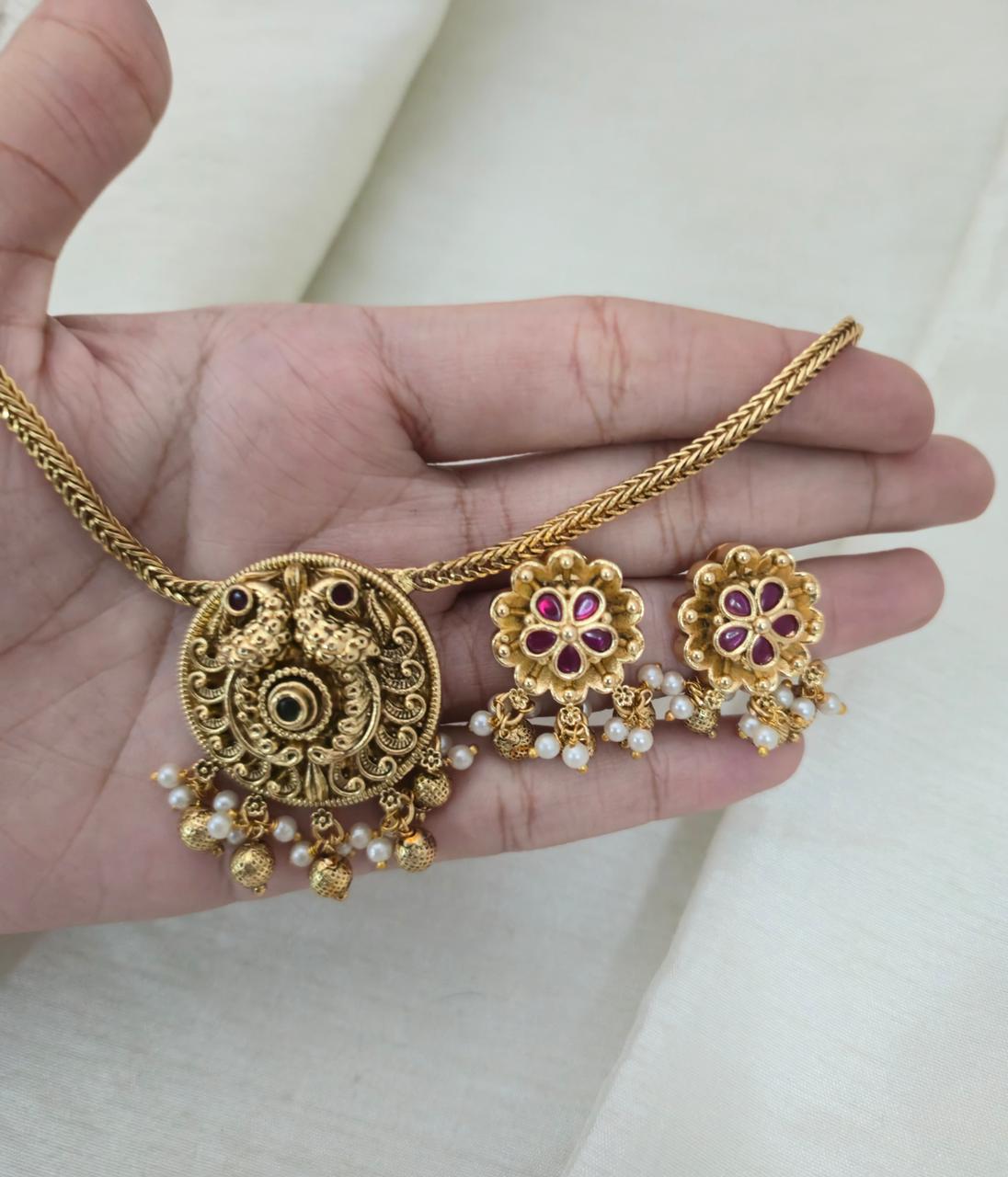 Ira Antique Pendant Necklace Set - image 5