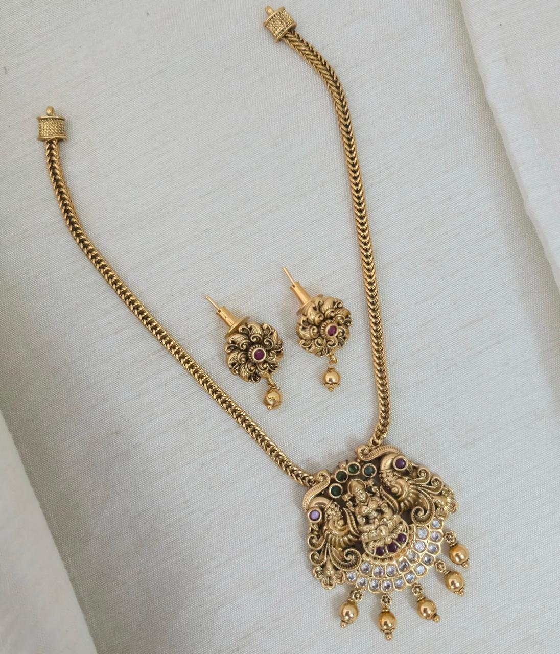 Drishi Temple Pendant Necklace Set - image 4