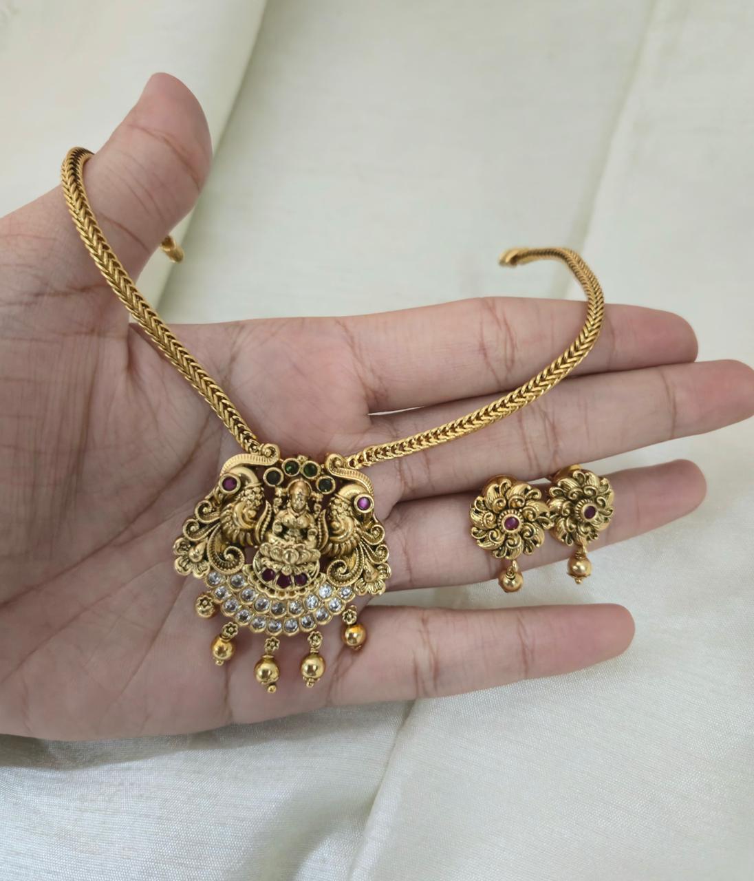 Drishi Temple Pendant Necklace Set - image 5