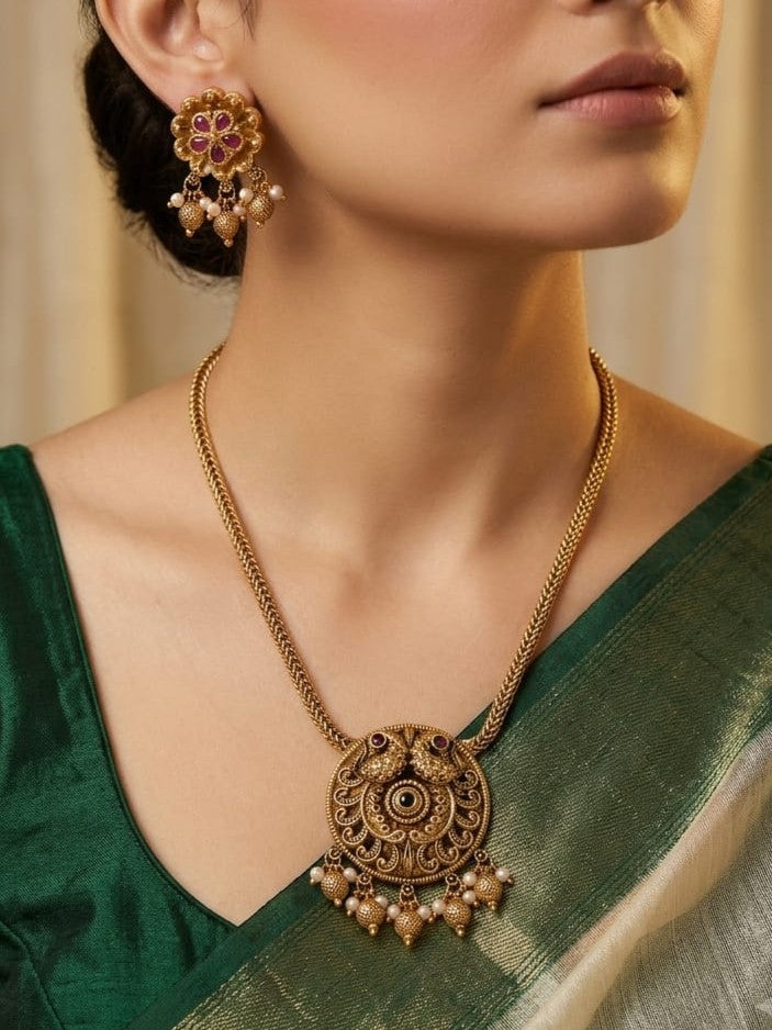 Ira Antique Pendant Necklace Set - image 1