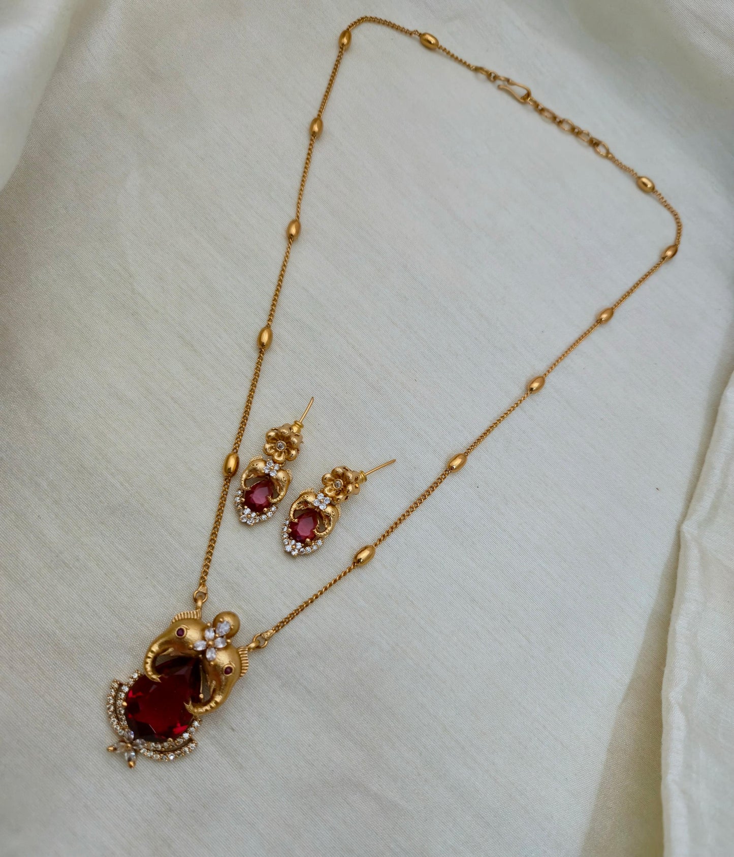 Dual-Elephant Pendant Set - Image 4